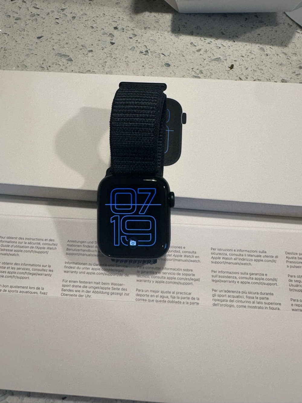 Apple Black Smartwatch with blue Nylon Sport Loop model SE3 40mm like new